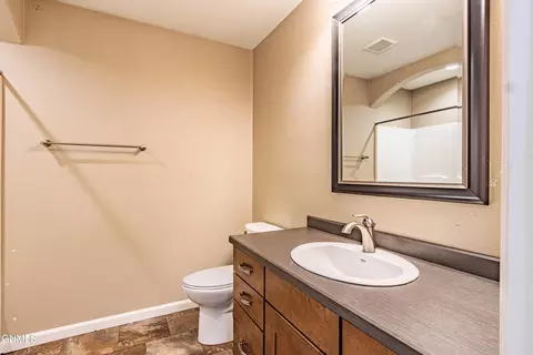 Bath - 801 Bremner Ave, Bismarck, ND 58503 photo 1 of 5