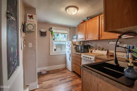 Kitchen - 211 9th Ave NE, Mandan, ND 58554 photo 1 of 3