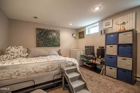 Bedroom - 211 9th Ave NE, Mandan, ND 58554 photo 3 of 3
