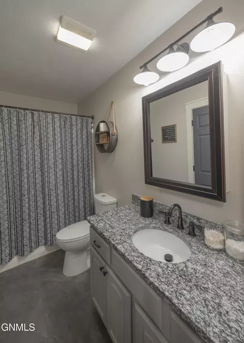 Bath - 1914 17th Ct W, Williston, ND 58801 photo 1 of 3