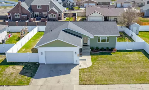 1914 17th Ct W, Williston, ND 58801