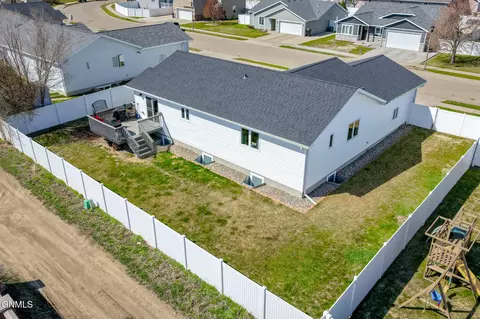 View/Area - 1914 17th Ct W, Williston, ND 58801 photo 6 of 6