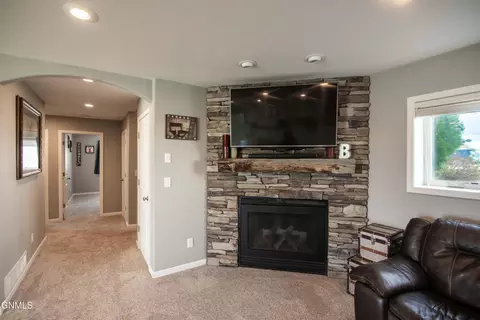 Entry Way - 608 14th St SE, Mandan, ND 58554 photo 2 of 2
