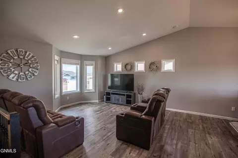 Other - 608 14th St SE, Mandan, ND 58554 photo 7 of 23