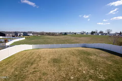 View/Area - 608 14th St SE, Mandan, ND 58554 photo 1 of 1