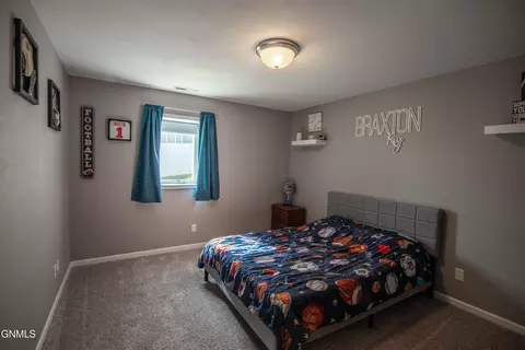 Bedroom - 608 14th St SE, Mandan, ND 58554 photo 3 of 6