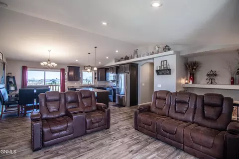Living - 608 14th St SE, Mandan, ND 58554 photo 1 of 3