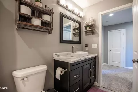 Bath - 608 14th St SE, Mandan, ND 58554 photo 7 of 7