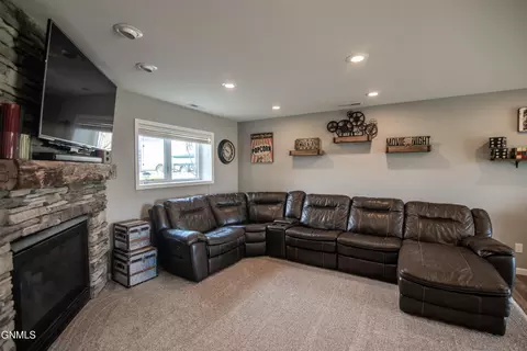 Living - 608 14th St SE, Mandan, ND 58554 photo 2 of 3