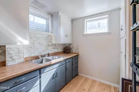 Kitchen - 1407 Thayer Ave, Bismarck, ND 58501 photo 7 of 9