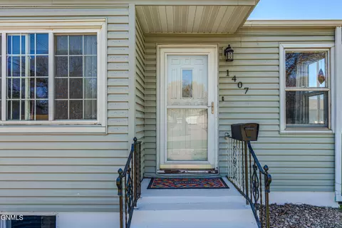 Entry Way - 1407 Thayer Ave, Bismarck, ND 58501 photo 10 of 10