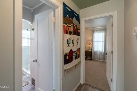 Entry Way - 1407 Thayer Ave, Bismarck, ND 58501 photo 4 of 10