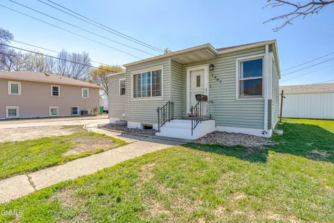 Other - 1407 Thayer Ave, Bismarck, ND 58501 photo 20 of 23