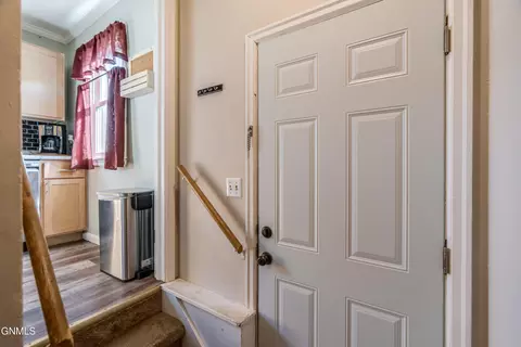 Entry Way - 1407 Thayer Ave, Bismarck, ND 58501 photo 6 of 10