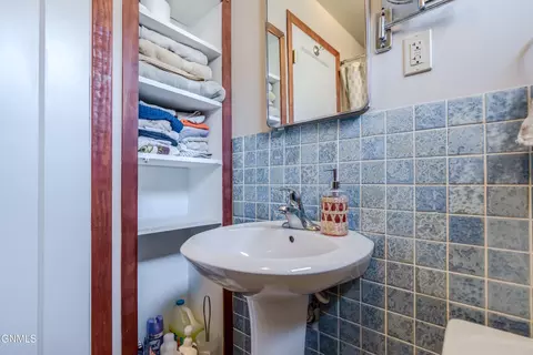 Bath - 1407 Thayer Ave, Bismarck, ND 58501 photo 6 of 7