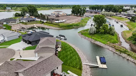 2207 Bridgeview Ct, Mandan, ND 58554 photo 12