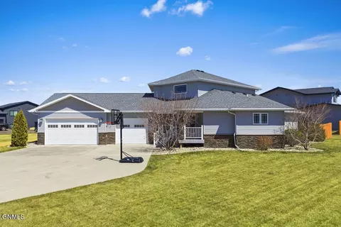 505 7th Ave SW, Surrey, ND 58785