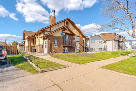 218 W Sweet Ave, Bismarck, ND 58504
