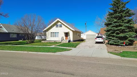 210 Welo St N, Tioga, ND 58852