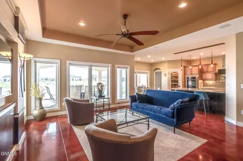 3924 Poseidon Loop, Bismarck, ND 58504 photo 9