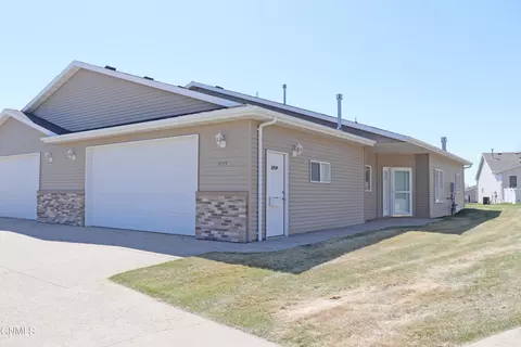 3719 Coleman St, Bismarck, ND 58503