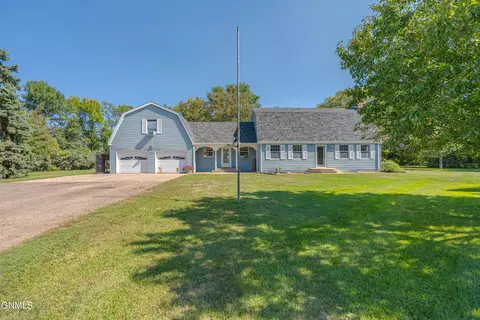 2234 Sherman Dr, Bismarck, ND 58504