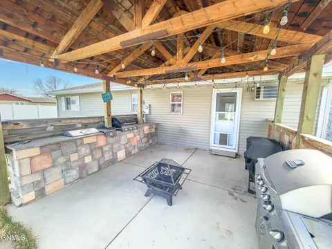 Exterior - 2009 19th Ave W, Williston, ND 58801 photo 1 of 1
