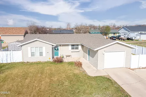 2009 19th Ave W, Williston, ND 58801