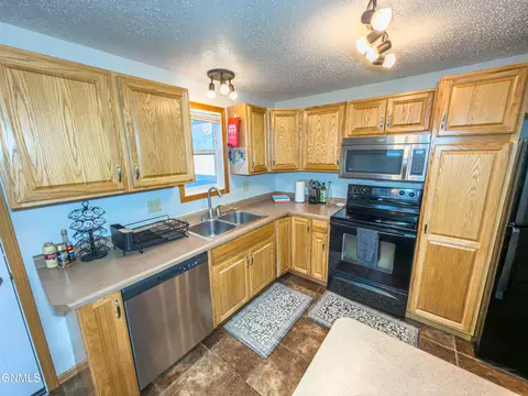 Kitchen - 2009 19th Ave W, Williston, ND 58801 photo 2 of 3