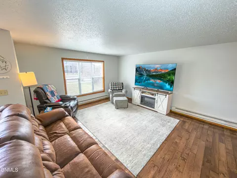 Living - 2009 19th Ave W, Williston, ND 58801 photo 2 of 3