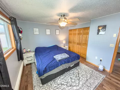 Bedroom - 2009 19th Ave W, Williston, ND 58801 photo 4 of 7