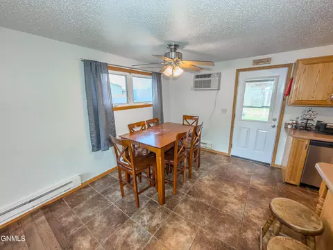Dining - 2009 19th Ave W, Williston, ND 58801 photo 1 of 2