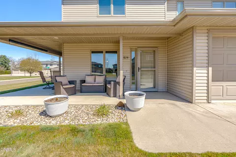 Exterior - 824 Compass Ln, Bismarck, ND 58504 photo 2 of 6