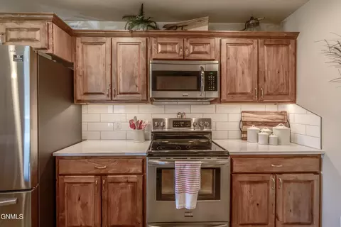 Kitchen - 824 Compass Ln, Bismarck, ND 58504 photo 9 of 9