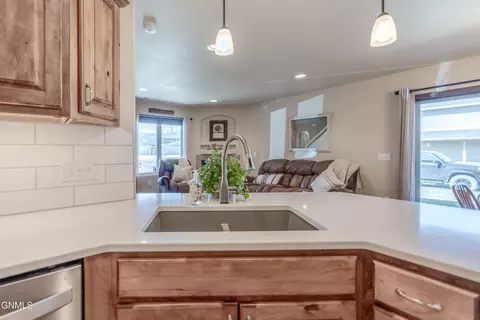 Kitchen - 824 Compass Ln, Bismarck, ND 58504 photo 7 of 9