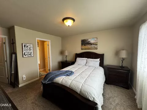 Bedroom - 824 Compass Ln, Bismarck, ND 58504 photo 1 of 8