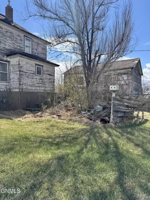 Exterior - 312 Elk St, Alexander, ND 58831 photo 3 of 4