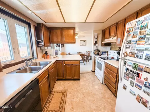 Kitchen - 908 6th St W, Williston, ND 58801 photo 2 of 3