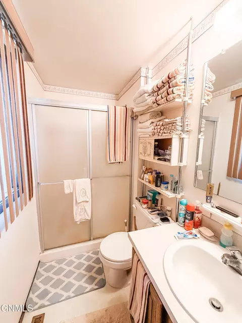 Bath - 908 6th St W, Williston, ND 58801 photo 2 of 2