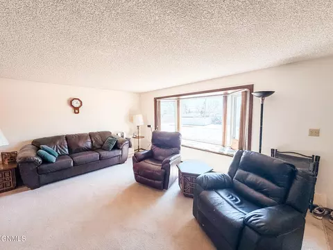 Living - 908 6th St W, Williston, ND 58801 photo 3 of 5