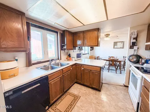 Kitchen - 908 6th St W, Williston, ND 58801 photo 1 of 3