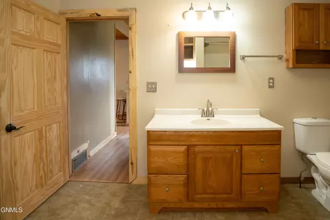 Bath - 301 Park St, Buchanan, ND 58420 photo 2 of 3