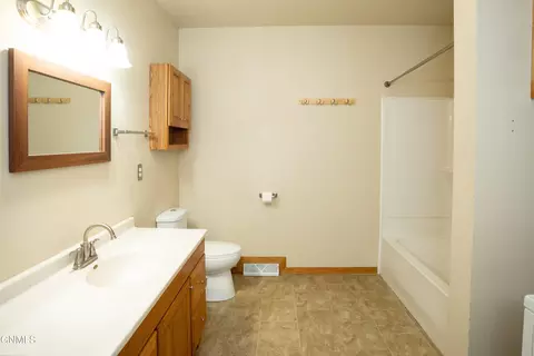 Bath - 301 Park St, Buchanan, ND 58420 photo 1 of 3