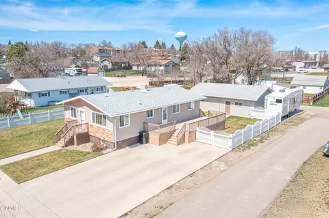 703 9th St E, Williston, ND 58801