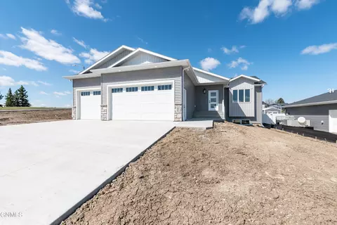 1005 Chippewa Ave NE, Mandan, ND 58554
