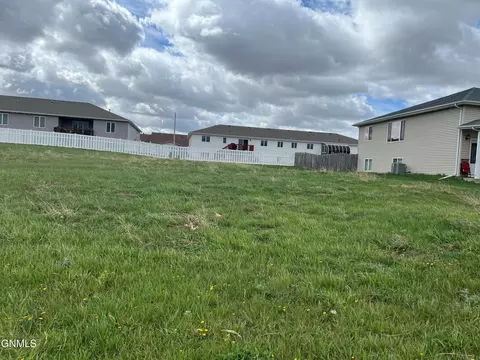 tbd 15th St W, Dickinson, ND 58601