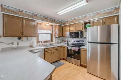 Kitchen - 2413 N 6th St, Bismarck, ND 58503 photo 1 of 6