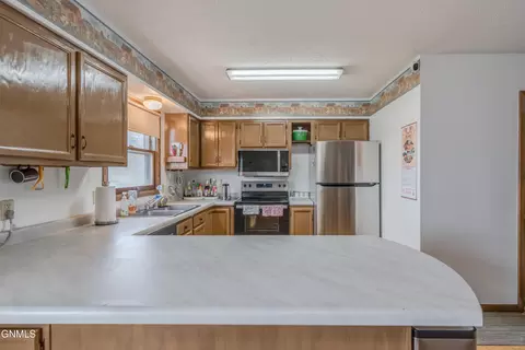 Kitchen - 2413 N 6th St, Bismarck, ND 58503 photo 6 of 6