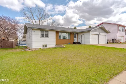 Exterior - 2413 N 6th St, Bismarck, ND 58503 photo 5 of 15