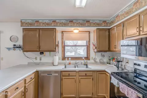 Kitchen - 2413 N 6th St, Bismarck, ND 58503 photo 2 of 6